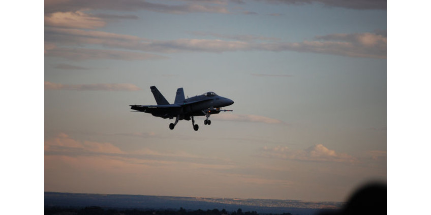 В районе Сан-Диего столкнулись два истребителя