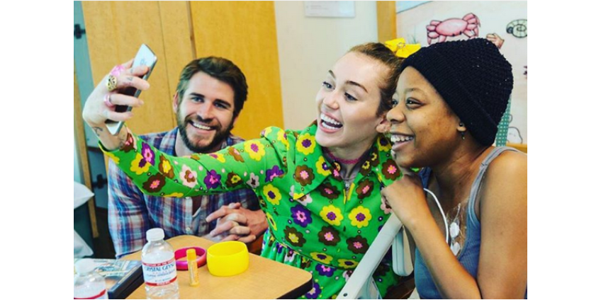 Один из госпиталей Сан-Диего посетили знаменитости