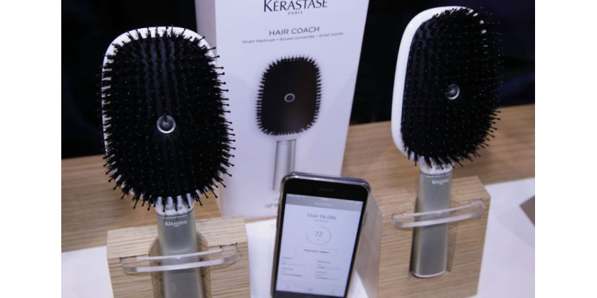 В Лас-Вегасе представили «умные» расчески, домашних помощников и джинсы-навигаторы