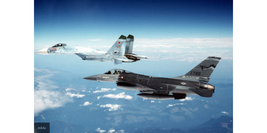 В Неваде провели имитацию воздушного боя между американским и российским самолетами
