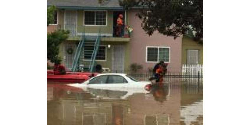 В Калифорнии приступили к эвакуации тысяч местных жителей