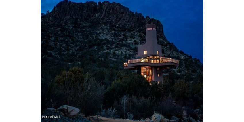 В Аризоне на продажу выставили частный жилой высотный дом