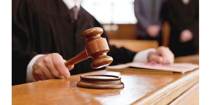 Федеральный суд в Сан-Диего разбирается с продажей секретной информации за участие в непристойных вечеринках