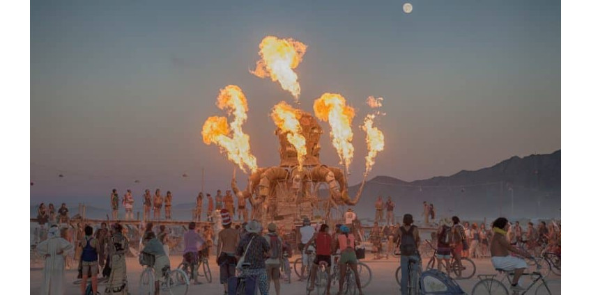 В Неваде набирает обороты фестиваль Burning Man