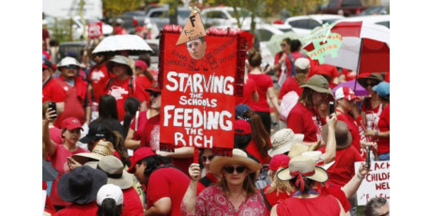 Учителя Аризоны недовольны зарплатой