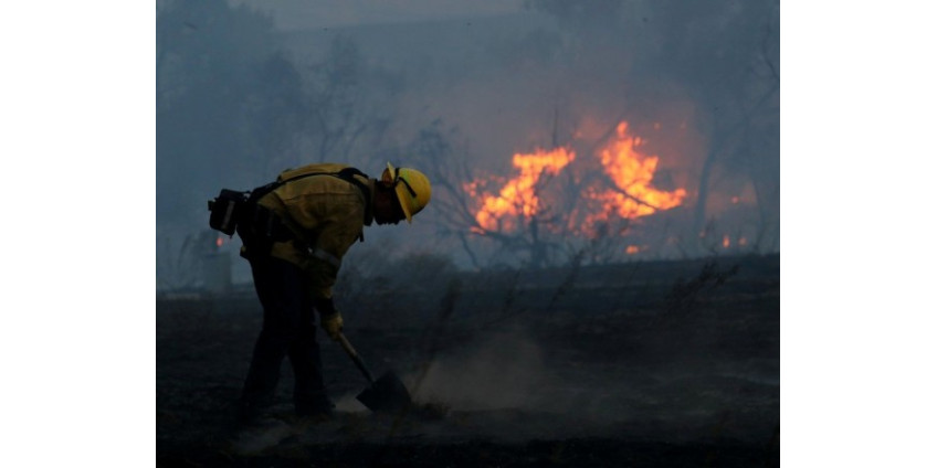 Более 3000 га в Калифорнии охвачены огнем