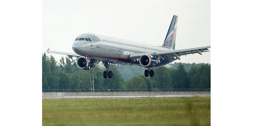 В Лос-Анджелесе пассажирский самолет взяли штурмом военные