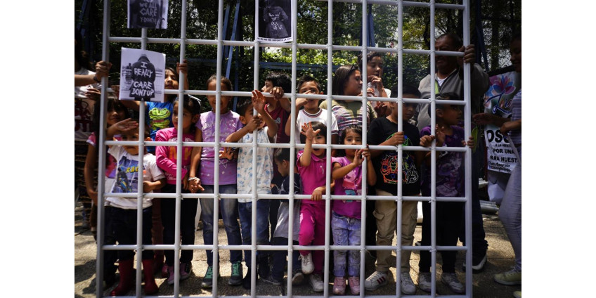 Федеральный судья в Сан-Диего запретила разделять детей и родителей эмигрантов