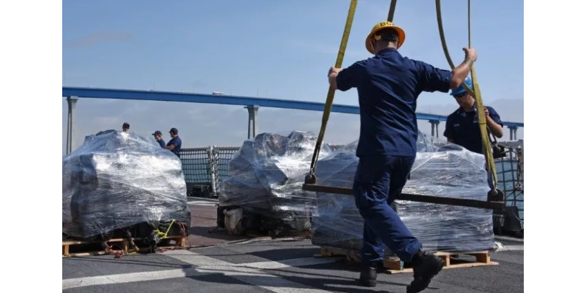 В Тихом океане береговая охрана Сан-Диего перехватила 8,5 тонн кокаина