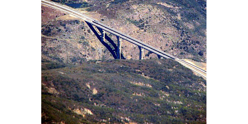 В Калифорнии мужчина, который спасал попавшего в аварию водителя, погиб сам