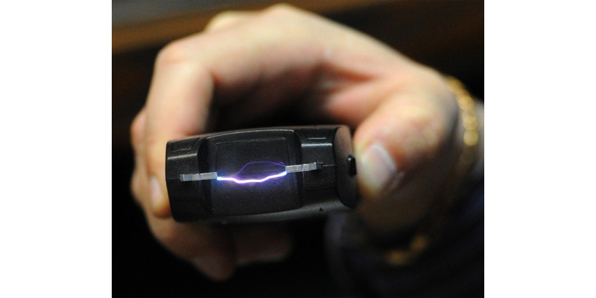 Житель Аризоны получил 11 ударов электрошоком от полицейского