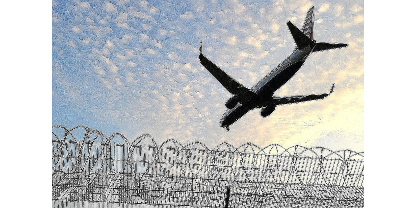 В Неваде из-за сильной турбулентности вынужденную посадку совершил пассажирский лайнер