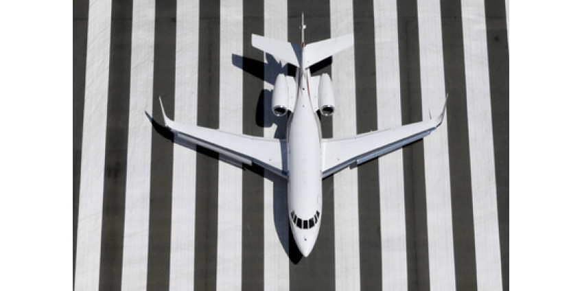 В Финиксе пассажир выпрыгнул из самолета на взлетно-посадочную полосу