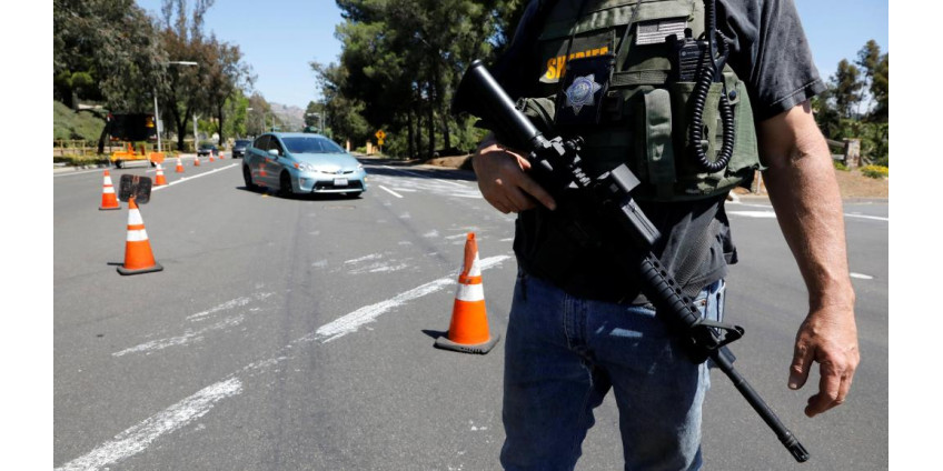 В синагоге неподалеку от Сан-Диего открыли стрельбу