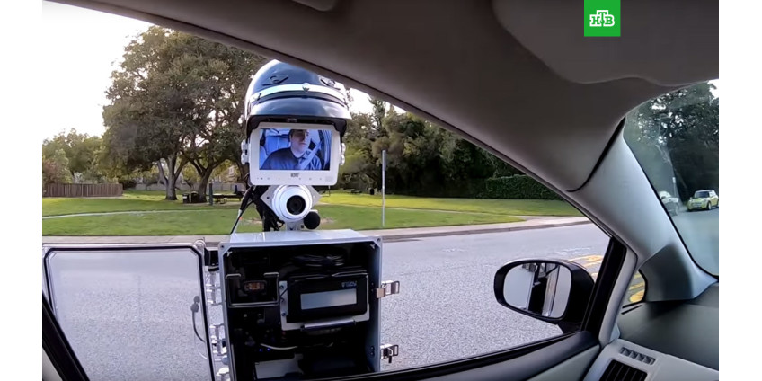 В Калифорнии в ближашее время появится робот-полицейский в каске