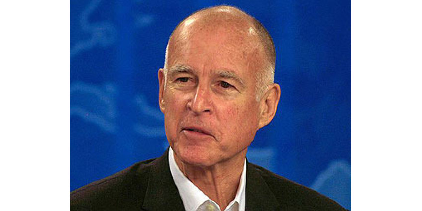 Джерри Браун предлагает Обаме «ответить в жесткой форме»