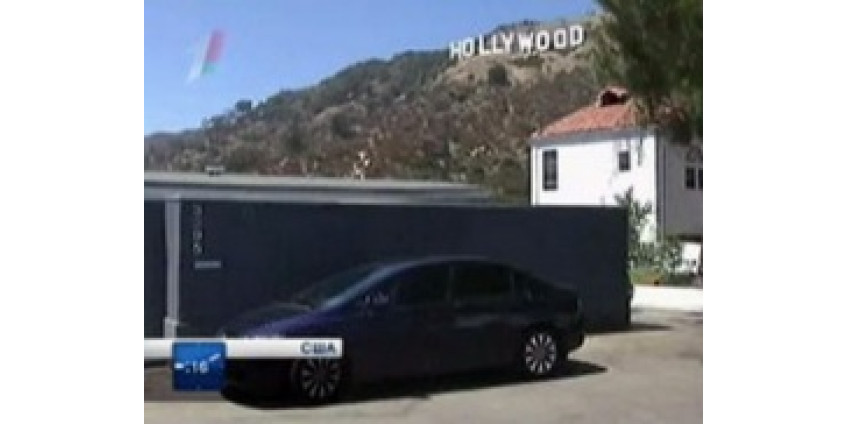 В Городе Ангелов путешественников встречает новая надпись