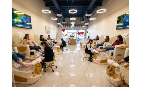 NOW HIRING – LICENSED NAIL TECHS