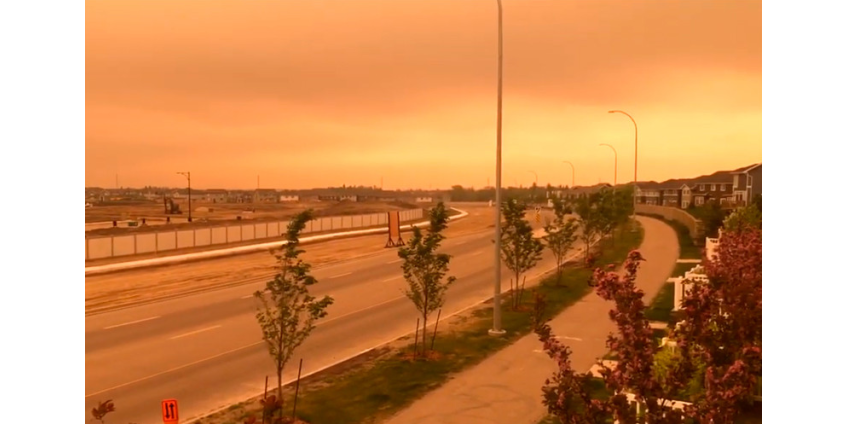 Дым лесных пожаров заволок крупные города в Канаде и смещается в США