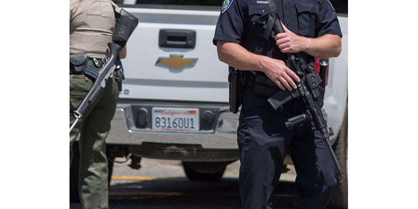 Полицейские, расстрелявшие рэпера в Калифорнии, были оправданы