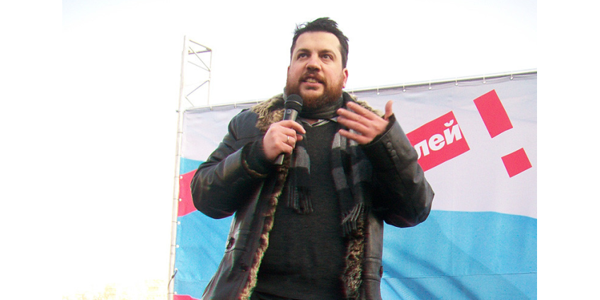 Соратник Навального Леонид Волков вышел на свободу после месячного ареста