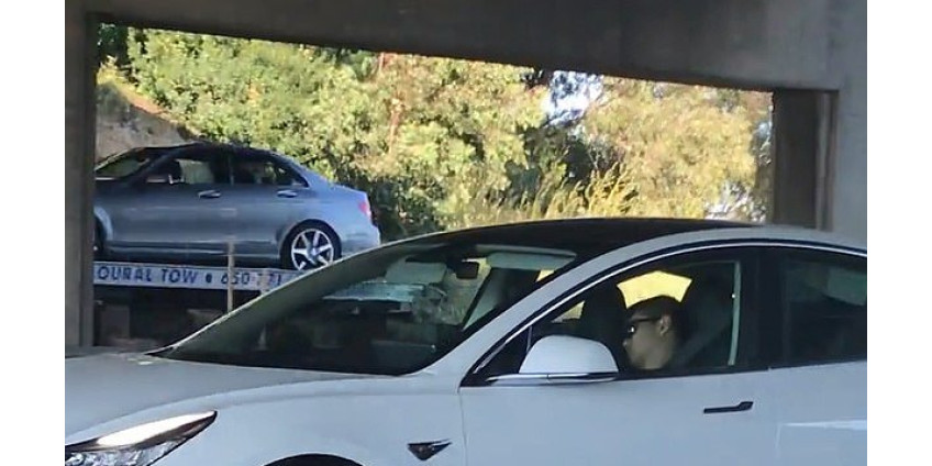 Калифорнийцев поверг в шок спящий за рулем движущегося авто водитель