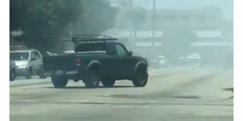 Пожилой водитель из Лос-Анджелеса устроил погром на дороге