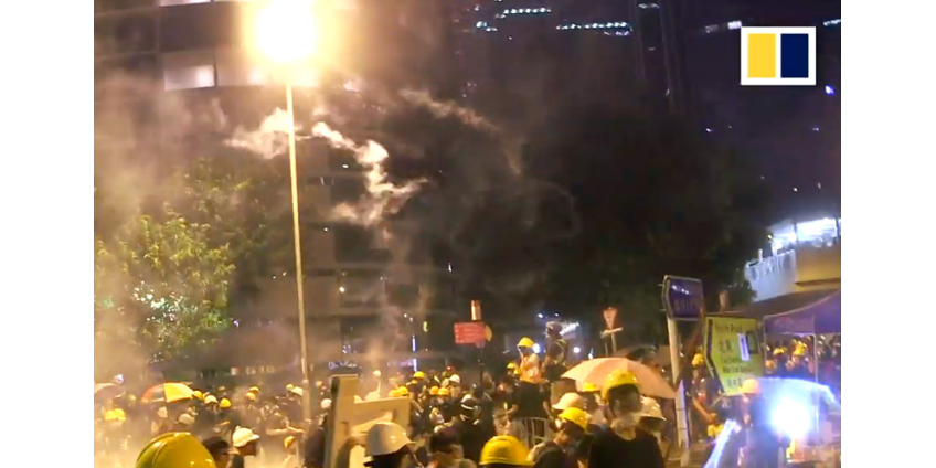 Полиция восстановила контроль над зданием Законодательного совета Гонконга