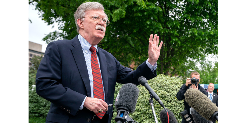 США не намерены отказываться от полной денуклеаризации Корейского полуострова, сказал Джон Болтон