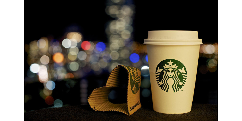 Перед выставленными из кофейни Starbucks в Аризоне полицейскими извинилось руководство сети