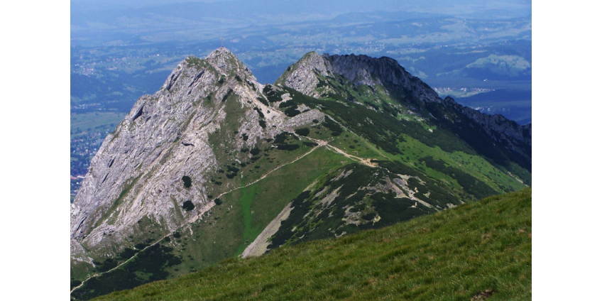 В Татрах молния поразила группу туристов: есть погибшие и больше сотни раненых