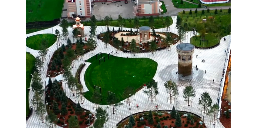 На месте сгоревшего торгового центра "Зимняя вишня" в Кемерово открылся "Сквер ангелов"