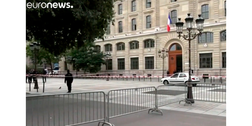 Четверо полицейских погибли при нападении в здании парижской префектуры
