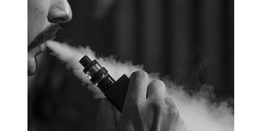 В США из-за "вейпинга" умерли 18 человек, еще у тысячи выявлены легочные заболевания