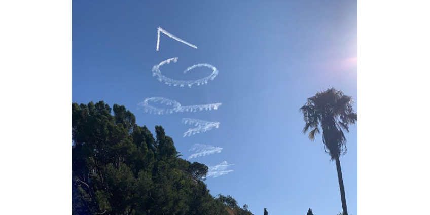В Голливуде в небе появилась надпись ко дню рождения Владимира Путина
