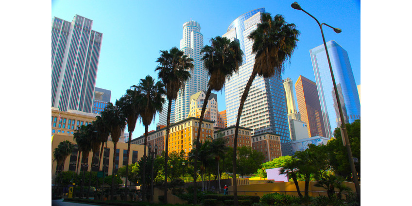 В Калифорнии пройдут последние в этом году теледебаты претендентов на пост президента США от Демократической партии