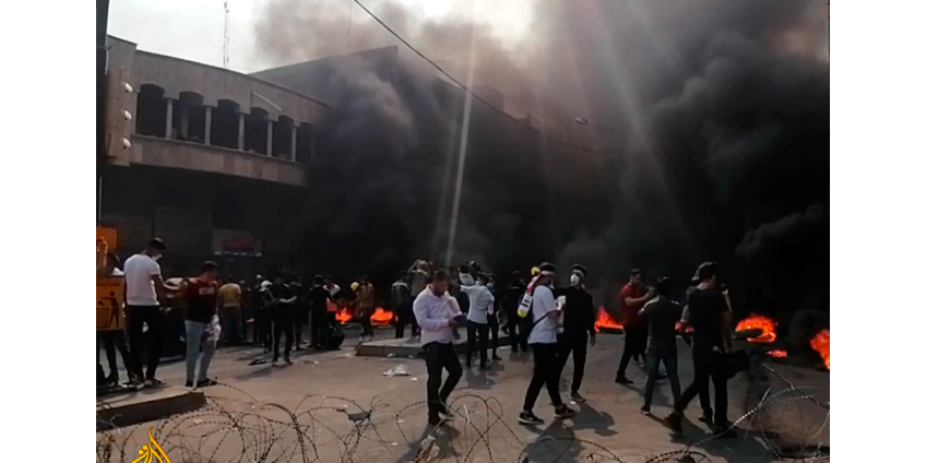 В Багдаде семь человек погибли в столкновениях с полицией, применившей оружие и слезоточивый газ