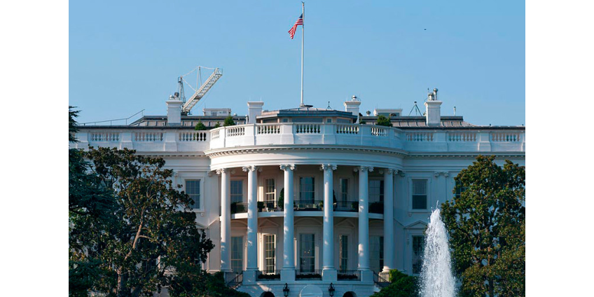 Охрана Дональда Трампа задержала мужчину, пытавшегося прорваться на территорию Белого дома