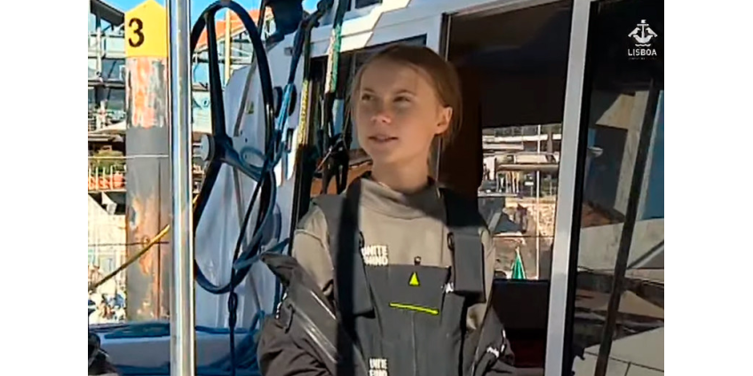 16-летняя экоактивистка Грета Тунберг добралась на катамаране из США в Португалию