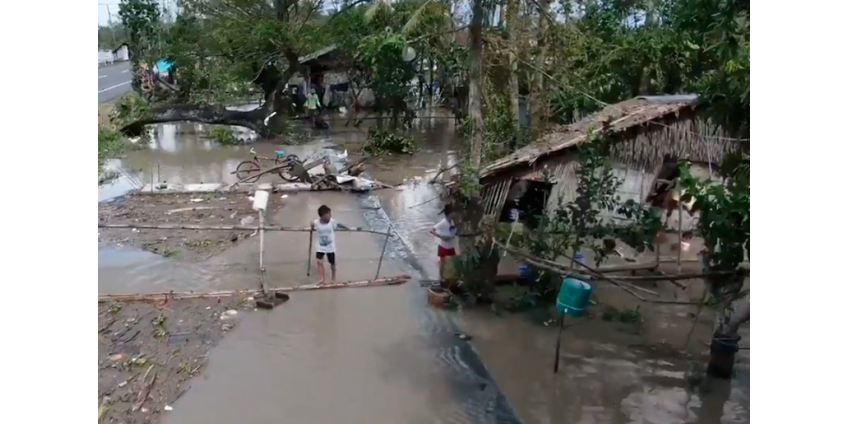 Тайфун "Каммури" привел к гибели 17 человек на Филиппинах