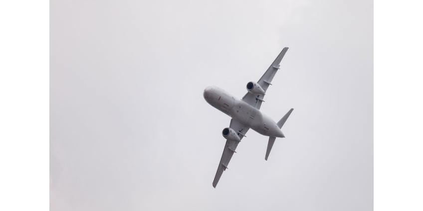 Новый инцидент с SSJ-100: "суперджет" вынужденно сел во Внуково с 43 пассажирами - упало давление в гидросистеме