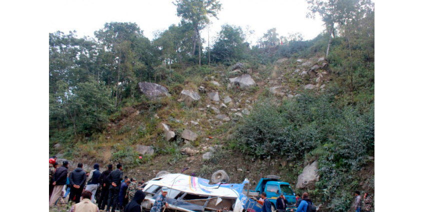 В Непале ДТП с автобусом привело к гибели 14 человек