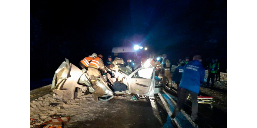 В Карелии автобус попал в ДТП на заснеженной трассе: 1 человек погиб, 13 ранены