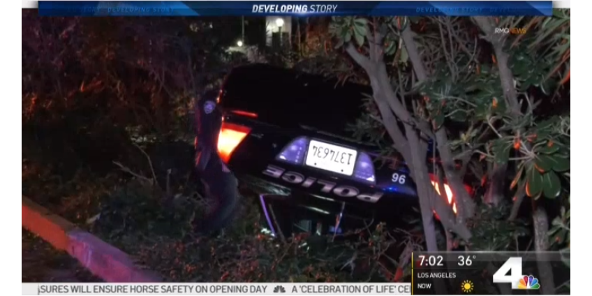 Полицейская погоня в Лос-Анджелесе: автомобиль полиции перевернулся, подозреваемому удалось скрыться