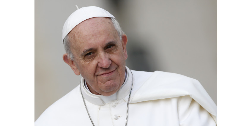 Папа Римский извинился за то, что во время новогоднего торжества ударил по рукам вцепившуюся в него женщину Папа Римский извинился за то, что во время новогоднего торжества ударил по рукам вцепившуюся в него женщину