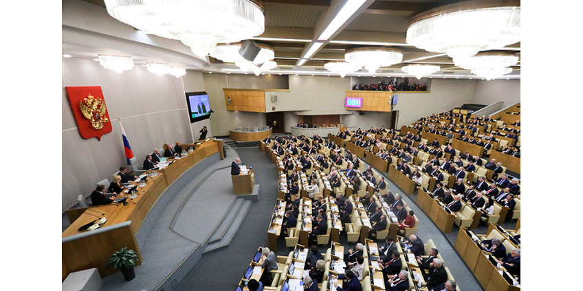 Госдума единогласно приняла в первом чтении президентский законопроект о поправках в Конституцию