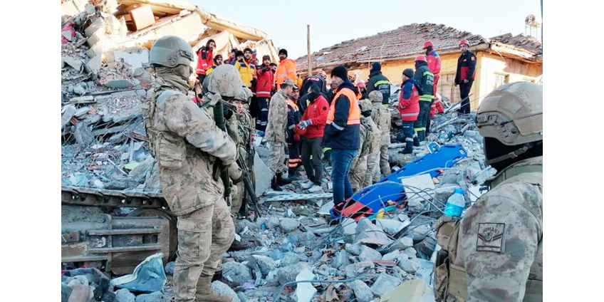 Мощное землетрясение на востоке Турции унесло жизни 22 человек, больше тысячи пострадали