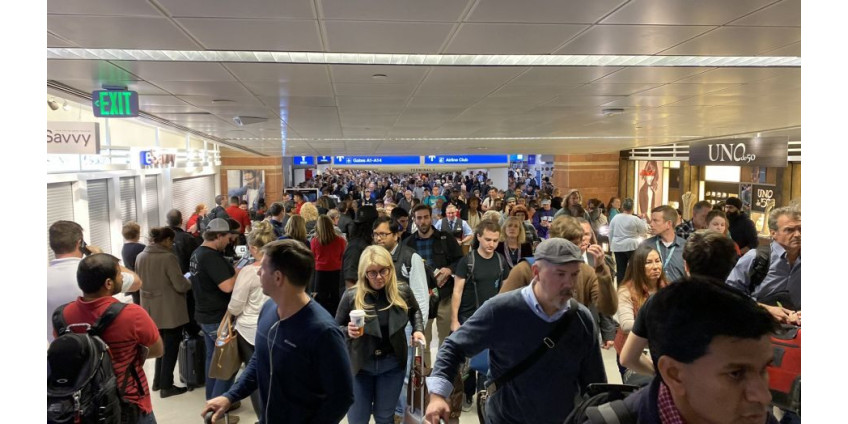 В аэропорту Финикса эвакуировали несколько сотен человек