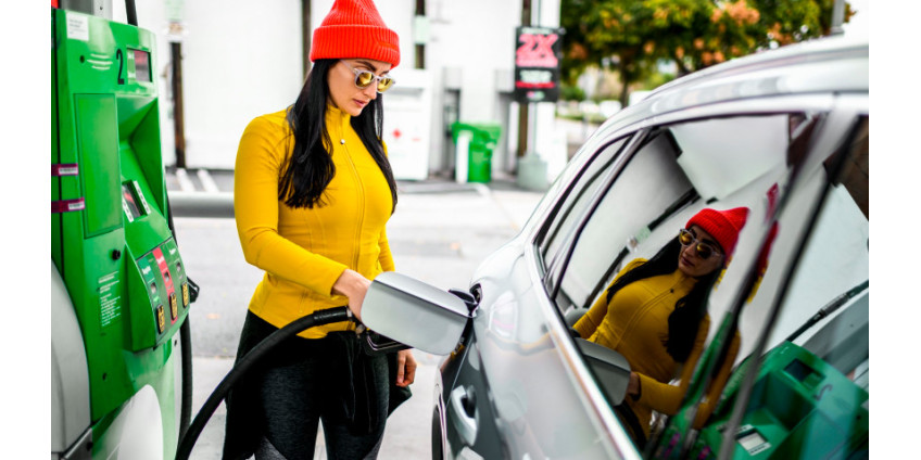 В округе Лос-Анджелес продолжает падать цена на топливо