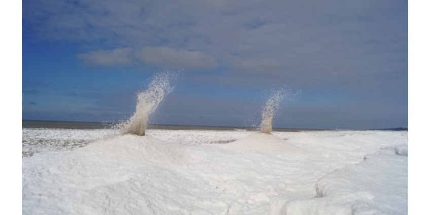 В США запечатлели необычное явление – «ледяные вулканы»